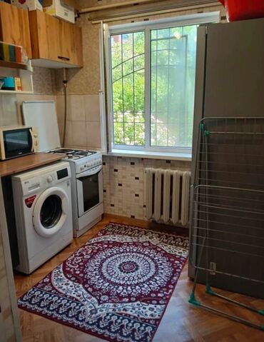 эмарк жибек жолу: 2 бөлмө, 43 кв. м, 104-серия, 1 кабат, Евроремонт