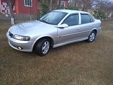 opel omega b: Opel Vectra: 2.2 l | 2001 il 260000 km Sedan — 5