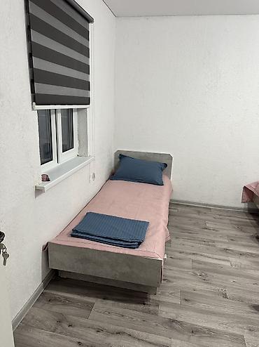 Продажа коттеджей и домов: ТЕЗ АРАДА ЧОН САРЫ ОЙДОН УЙ-КОТТЕДЖ САТЫЛАТ.СУУ,СВЕТ,КЫЗЫЛ КИТЕП БАР.5 — 11