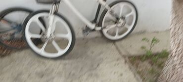bmw velosiped: Salam təcili satılır təmiz bmw velosiped 26 heç problem yoxdur