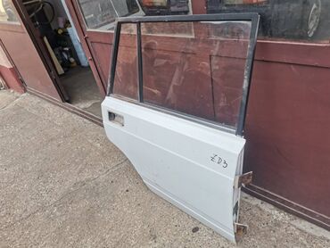 Auto delovi: Vrata zadnja desna Lada 2104 Karavan(bela)ZD3. Skinuta sa rastavljenog — 5