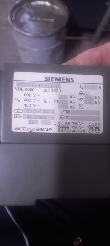 прямострочка автомат: Bu, Siemens tərəfindən istehsal olunan 3VT7101-0ER00 model avtomatik