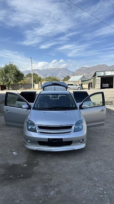 Toyota: Toyota Ist: 2002 г., 1.5 л, Автомат, Бензин, Хэтчбэк — 1