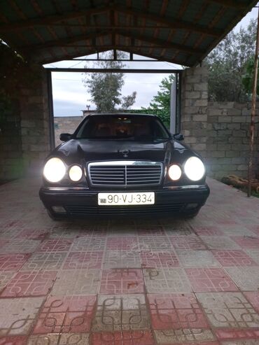 mersedes qapi: Mercedes-Benz E 240: 2.4 l | 1999 il Sedan