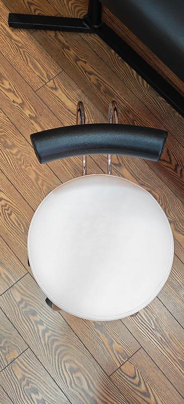 lounge dvosed: Profesionalna Kozmeticka/ radna stolica na tockice, podesiva po — 2