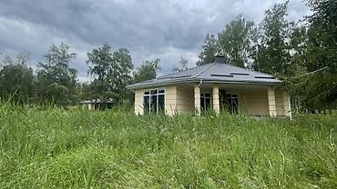 снять квартиру 3 комнаты: На участке 2 дома : Первый - 100м2 зал-студия с гостевым санузлом и 2 — 3
