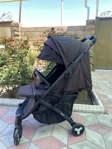 детские коляски stokke: Коляска, цвет - Черный, Б/у