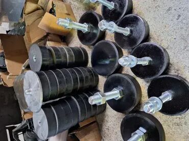 Ostalo: Plastični čepovi, zatezači i navlake za cevi sa topicama U ponudi — 5