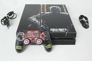 PS4 (Sony Playstation 4): U ponudi Sony Playstation 4 sa naslova. Konzola je novija fat — 4