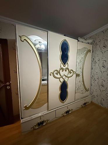 Dolab 200₼ Tecili satilir .Unvan Ehmedli &Rumi