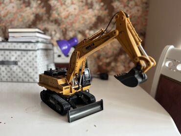 Oyuncaqlar: Oyuncaq ekskavator