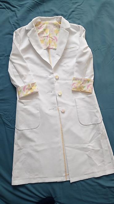 Медицинская одежда: Медицинский халаты,брюки,кофты Варианты моделей: - Приталенный халат — 1