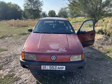 Volkswagen: Volkswagen Passat: 1988 г., 1.8 л, Механика, Бензин, Седан