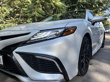 камри 65 американец: Toyota Camry: 2022 г., 2.5 л, Автомат, Гибрид, Седан — 4