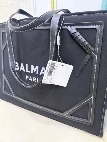 Çantalar: Balmain Paris tote çantası - Rəng: qara (ağ loqo yazısı), yan