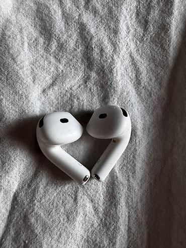 Аудиотехника: Зымсыз ичине салынуучу кулакчындар, Apple, AirPods 4, Колдонулган — 3