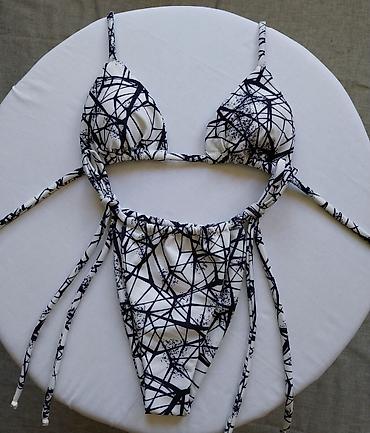author: Dvodelni ženski bikini set – crno-beli apstraktni print - Gornji deo — 2