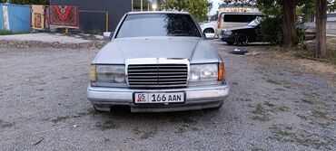 124 мерседес бенц: Автомобиль Mercedes-Benz, модель предположительно W124, представлен в