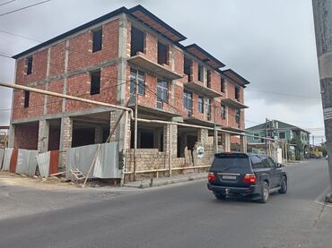 Kommersiya daşınmaz əmlakının satışı: Yeni tikili – 3 mərtəbəli kommersiya və yaşayış təyinatlı bina karkası — 1