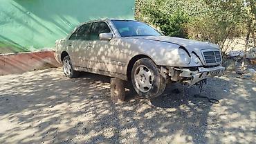 ucuz masinlar kreditle: Mercedes-Benz E-Sinfi W210 sedan – ehtiyat hissələri üçün - Korpus: 4 — 7