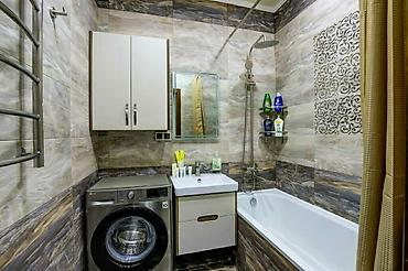 hostel osh: 2 комнаты, Бишкек Парк ТРЦ, Телевизор, Душевая кабина, Постельное белье — 10