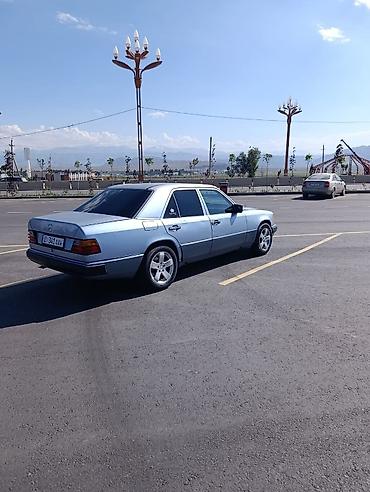 124 купе: Mercedes-Benz W124: 1990 г., Седан — 7