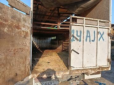 купить трактора: Трактор синего цвета, оснащенный уборочным приспособлением — 3