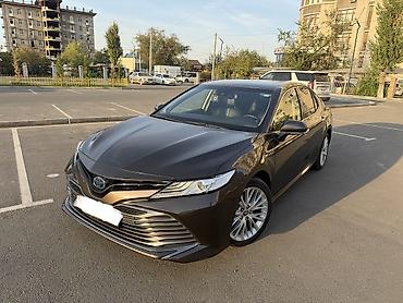 byd l: Toyota Camry: 2020 г., 2.5 л, Автомат, Гибрид, Седан — 1