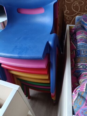 Другие товары для детей: Продаю стулья срочно мини Тор имеется