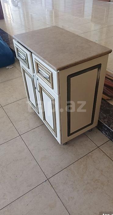 Сушилки: Belə restoran komodu var üstü mərmərdən agır əşyadır say çoxdur — 1
