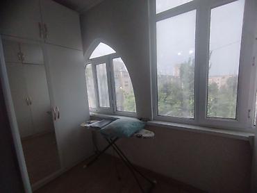 10 мкр квартира: 1 комната, 33 м², 10 мкр 105 серия, 5 этаж, Косметический ремонт — 1