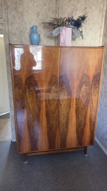 мебель в столовую: Гарнитур для зала, Б/у, Шкаф, Дерево, цвет - Коричневый