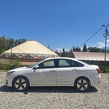 byd e1: Dongfeng Aeolus Haoji: 2019 г., Автомат, Электромобиль, Седан — 7