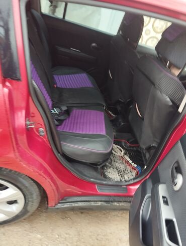 Nissan: Nissan tida satlir əla vəziyyətdədir - Rəng: qırmızı kuzov — 1