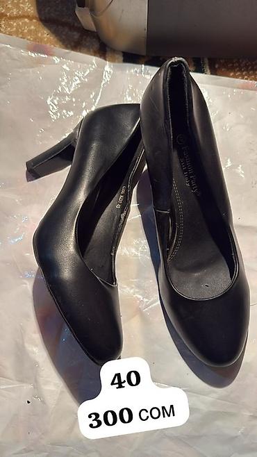 Босоножки, сандалии, шлепанцы: Женская обувь — два варианта. 1) Сандалии с декором - Размеры: 37 и — 36