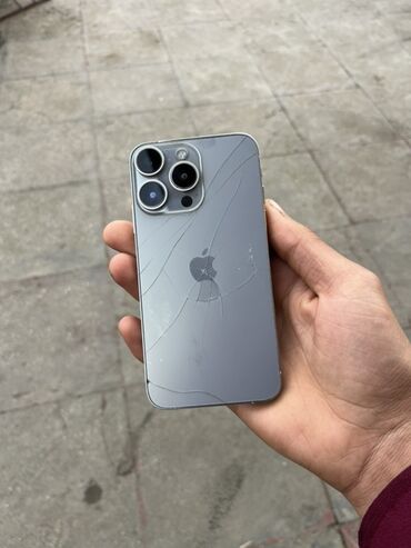 çat: IPhone 15 Pro, 64 GB, Gümüşü, Qırıq