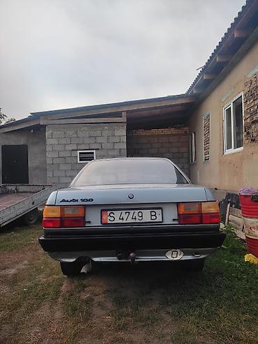 аудио касеты: Audi 100: 1983 г., 2.2 л, Механика, Бензин, Седан — 2