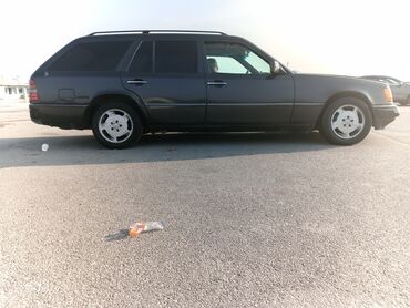 mosu: Mercedes-Benz E 300: 3 l | 1995 il Universal