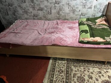 лампы для освещения: Кровать, состояние отличное