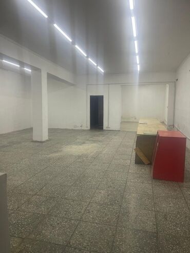 марко поло магазин: Ижарага берем Соода жайы, Өзүнчө турган дүкөн, 135 кв. м Иштебеген, Жабдууларсыз, Суу, Канализация, Электр жарыгы, Кирүү өзүнчө, 1-сызык, Кампа