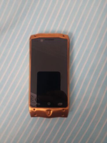 sensörlü aspiratör: Tonino Lamborghini lüks smartfon - Korpus: metal çərçivə və alt