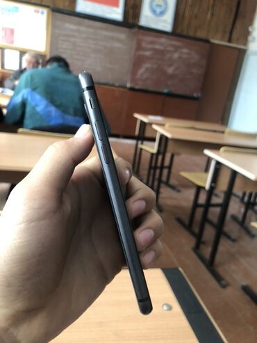 блок питания на 12 вольт: IPhone 8, Б/у, 64 ГБ, Черный, 100 %
