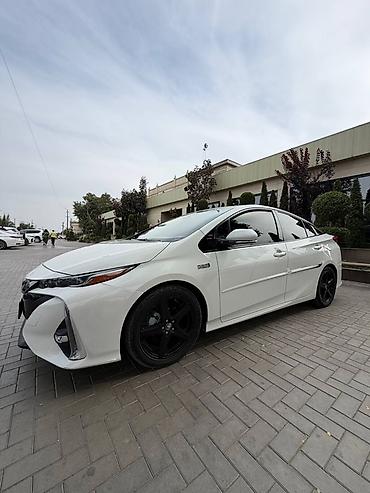 prius plus: Toyota Prius: 2018 г., Гибрид, Хэтчбэк — 5