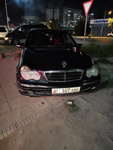 карапка сапок: Mercedes-Benz 200: 2002 г., 2 л, Автомат, Бензин, Седан