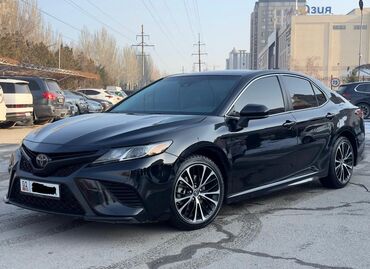 Toyota: Toyota Camry: 2018 г., Бензин