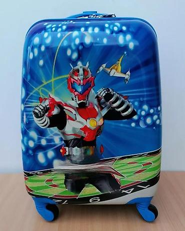 Rančevi, torbe i koferi: Dečiji kofer plave boje sa printom robota, idealan za putovanja. Kofer — 4