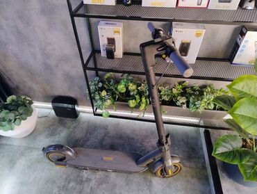 samokat elektron: İşlənmiş Elektrik samokat 10", 501 - 750 Vt, 16 - 25 km/s, Ödənişli çatdırılma