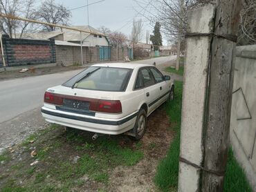 м5 е39: Mazda 626: 1989 г., 2 л, Механика, Бензин, Хетчбек