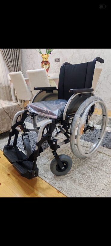 İnqalyatorlar, nebulizerlər: Elil arabasi satilir. Yenidi istifade edilmeyib. Tekerleri havayla