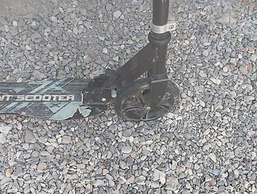 Samokatlar: Stunt Scooter – iki təkərli skuter Xüsusiyyətlər: - Platforma — 2